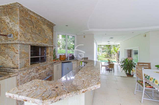 Imagem Casa com 4 Quartos à Venda, em Saguaçu - Joinville Imagem Casa com 4 Quartos à Venda, em Saguaçu - Joinville