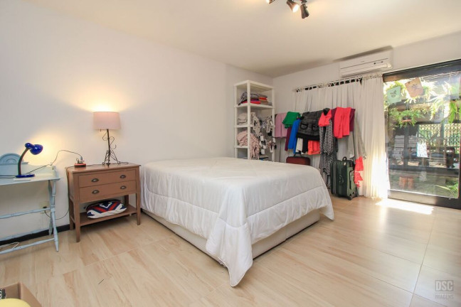 Imagem Casa com 3 Quartos à Venda, 246 m² em Ipanema - Porto Alegre