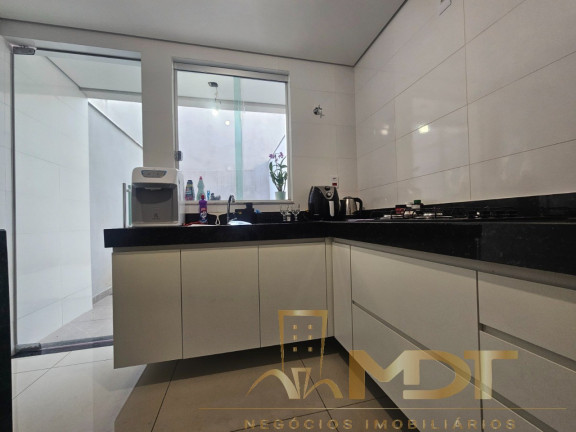 Imagem Casa com 2 Quartos à Venda, 77 m² em Mantiqueira - Belo Horizonte