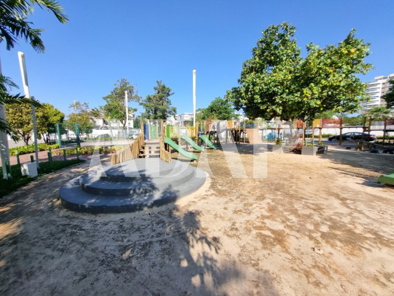 Imagem Casa com 5 Quartos à Venda, 300 m² em Barra Da Tijuca - Rio De Janeiro Imagem Casa com 5 Quartos à Venda, 300 m² em Barra Da Tijuca - Rio De Janeiro