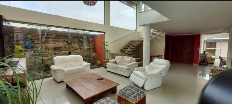 Imagem Casa com 4 Quartos para Temporada, 160 m² em Foguete - Cabo Frio