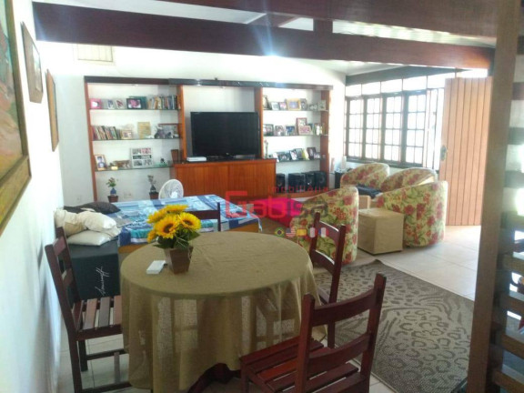 Imagem Casa com 7 Quartos à Venda, 303 m² em Balneário Das Conchas - São Pedro Da Aldeia Imagem Casa com 7 Quartos à Venda, 303 m² em Balneário Das Conchas - São Pedro Da Aldeia