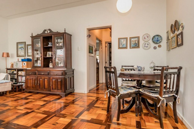 Imagem Imóvel com 2 Quartos à Venda, 60 m² em São João - Porto Alegre