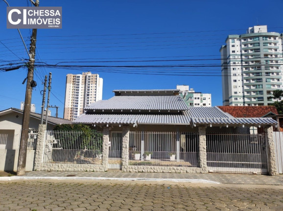 Imagem Sobrado com 3 Quartos à Venda, 300 m² em Fazenda - Itajaí