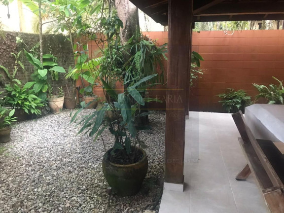 Imagem Casa com 3 Quartos para Temporada, 250 m² em Baleia - São Sebastião