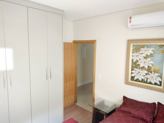 Imagem Casa com 4 Quartos à Venda, 350 m² em Interlagos - São Paulo Imagem Casa com 4 Quartos à Venda, 350 m² em Interlagos - São Paulo