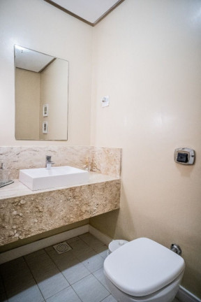 Imagem Imóvel com 3 Quartos à Venda,  em Vila Ipiranga - Porto Alegre