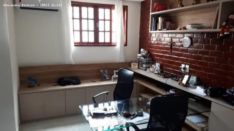 Imagem Casa com 3 Quartos à Venda, 450 m² em Prado - Recife