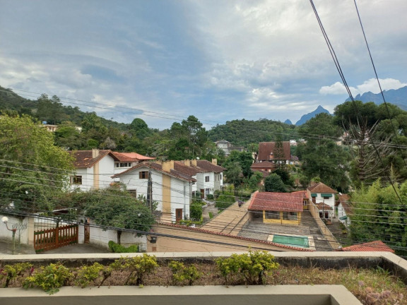 Imagem Casa com 4 Quartos à Venda, 326 m² em Araras - Teresópolis