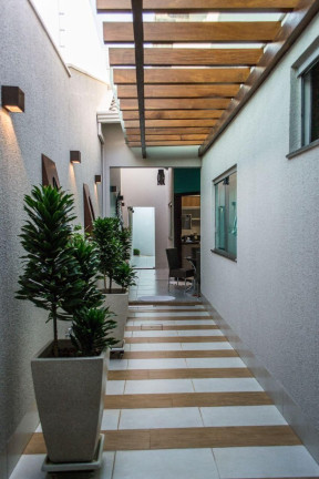 Imagem Casa com 3 Quartos à Venda, 190 m² em Alto Umuarama - Uberlândia