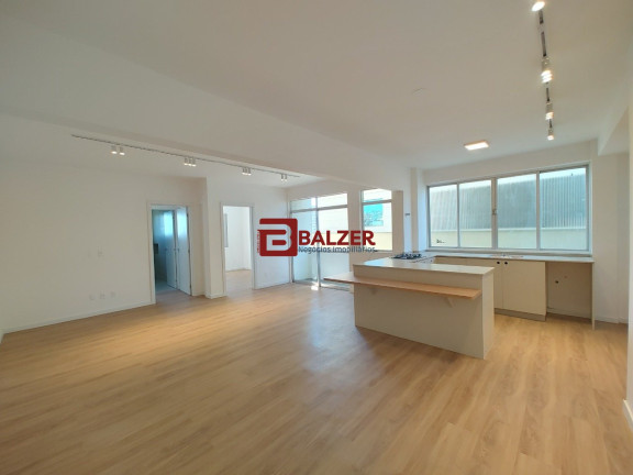 Apartamento com 2 Quartos à Venda, 100 m² em Centro - Florianópolis