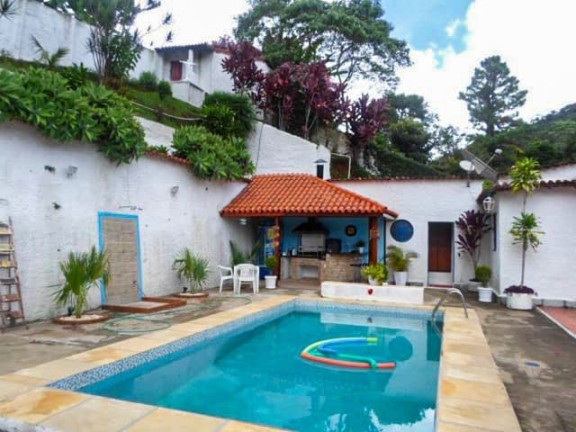 Imagem Casa com 7 Quartos à Venda, 160 m² em Albuquerque - Teresópolis Imagem Casa com 7 Quartos à Venda, 160 m² em Albuquerque - Teresópolis