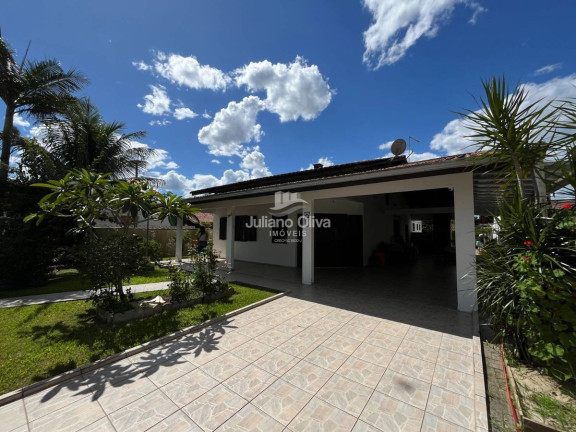 Casa à Venda, 235 m² em Centro - Itapoá