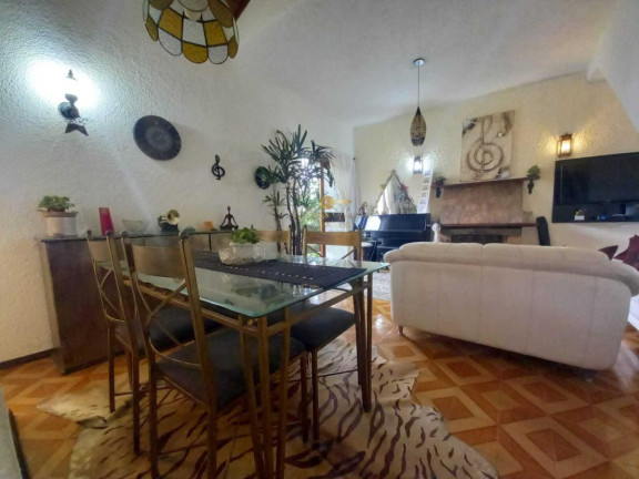 Imagem Casa com 4 Quartos à Venda, 180 m² em Iucas - Teresópolis