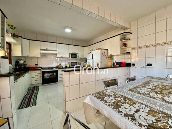 Imagem Sobrado com 5 Quartos à Venda, 420 m² em Santa Genoveva - Goiânia Imagem Sobrado com 5 Quartos à Venda, 420 m² em Santa Genoveva - Goiânia