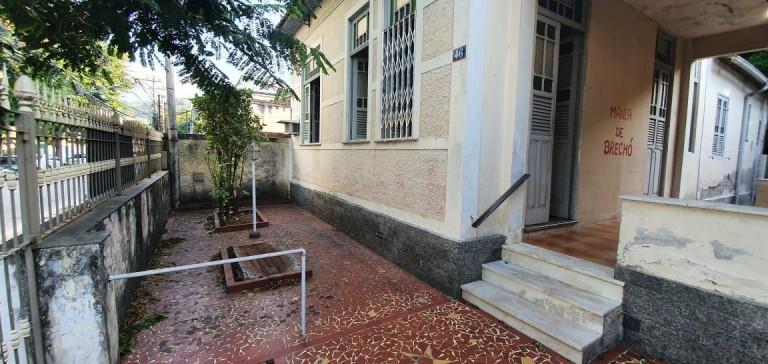Imagem Casa com 3 Quartos à Venda, 1.000 m² em Fonseca - Niterói