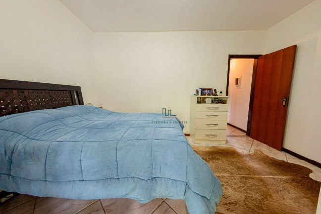 Imagem Casa com 6 Quartos à Venda, 250 m² em Itaipu - Niterói Imagem Casa com 6 Quartos à Venda, 250 m² em Itaipu - Niterói