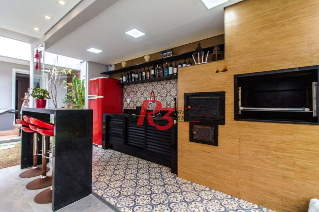 Imagem Sobrado com 3 Quartos à Venda, 343 m² em Gonzaga - Santos Imagem Sobrado com 3 Quartos à Venda, 343 m² em Gonzaga - Santos