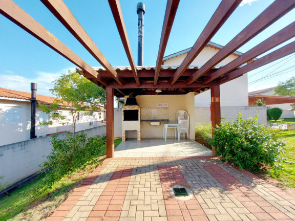Imagem Casa com 2 Quartos à Venda, 57 m²