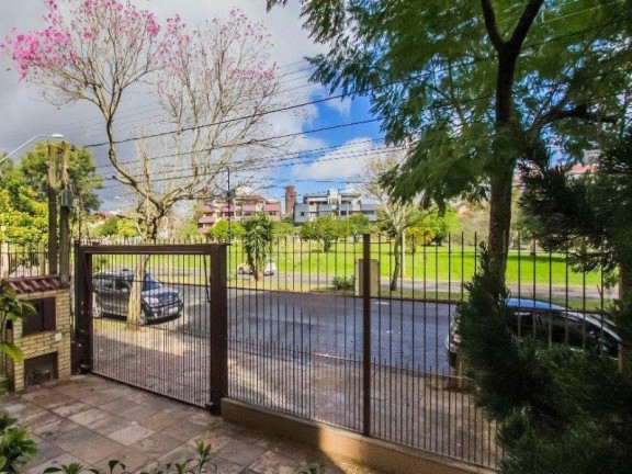 Imagem Casa com 3 Quartos à Venda, 166 m² em Jardim Itu - Porto Alegre Imagem Casa com 3 Quartos à Venda, 166 m² em Jardim Itu - Porto Alegre