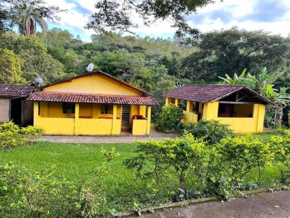 Chácara com 3 Quartos à Venda, 2 m² em Pedras - Itatiaiuçu