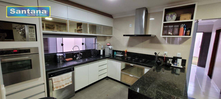 Imagem Casa com 5 Quartos à Venda, 320 m² em Bandeirantes - Caldas Novas Imagem Casa com 5 Quartos à Venda, 320 m² em Bandeirantes - Caldas Novas