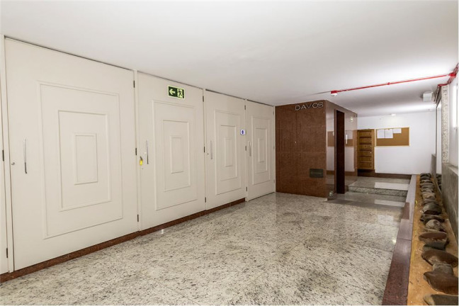 Imagem Sala Comercial à Venda, em Moinhos De Vento - Porto Alegre Imagem Sala Comercial à Venda, em Moinhos De Vento - Porto Alegre