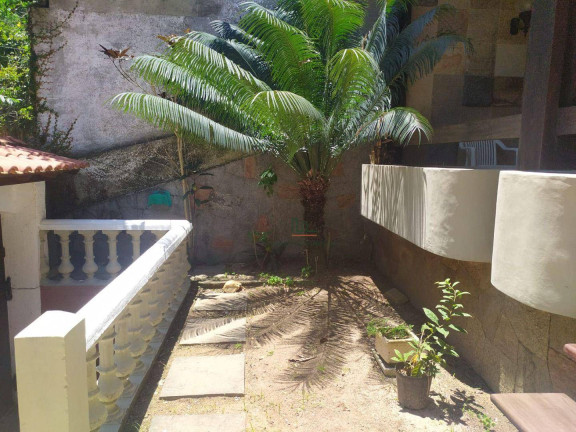 Imagem Casa com 3 Quartos à Venda, 370 m² em Itacoatiara - Niterói