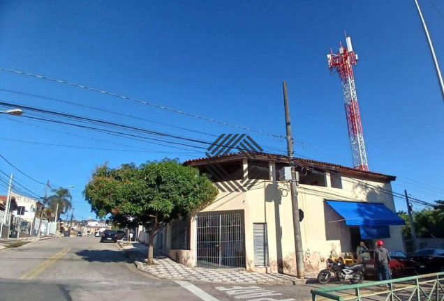 Sobrado com 4 Quartos à Venda, 280 m² em Vila Hortência - Sorocaba