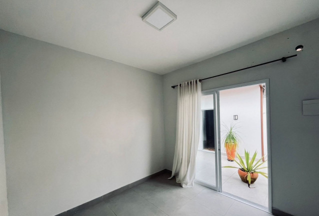 Casa com 5 Quartos para Alugar, 220 m² em Urbanova - São José Dos Campos