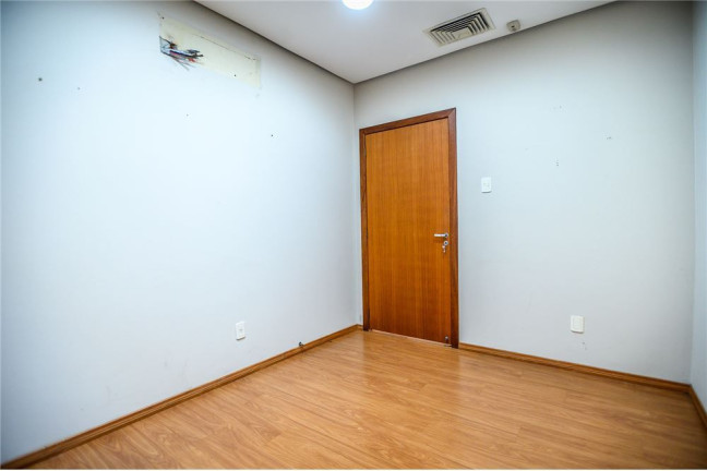 Imagem Sala Comercial à Venda, em Auxiliadora - Porto Alegre Imagem Sala Comercial à Venda, em Auxiliadora - Porto Alegre