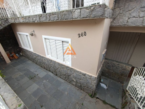 Casa com 3 Quartos à Venda, 100 m²