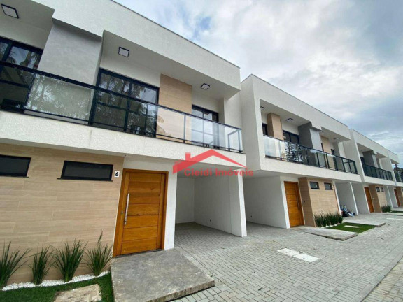 Sobrado com 3 Quartos à Venda, 110 m² em Glória - Joinville