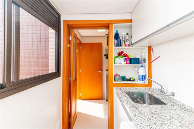 Imagem Imóvel com 2 Quartos à Venda, em Chácara Das Pedras - Porto Alegre Imagem Imóvel com 2 Quartos à Venda, em Chácara Das Pedras - Porto Alegre