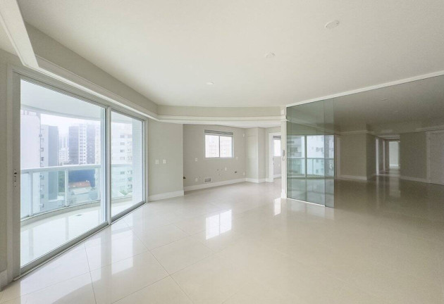Apartamento com 3 Quartos à Venda, 142 m² em Centro - Balneário Camboriú