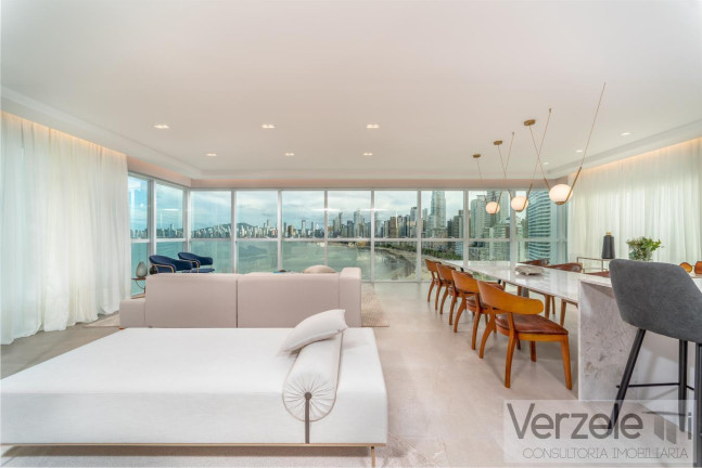 Apartamento com 4 Quartos à Venda, 282 m² em Pioneiros - Balneário Camboriú