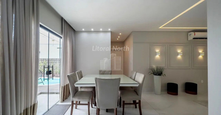 Imagem Casa com 3 Quartos à Venda, 270 m² em São João - Itajaí Imagem Casa com 3 Quartos à Venda, 270 m² em São João - Itajaí