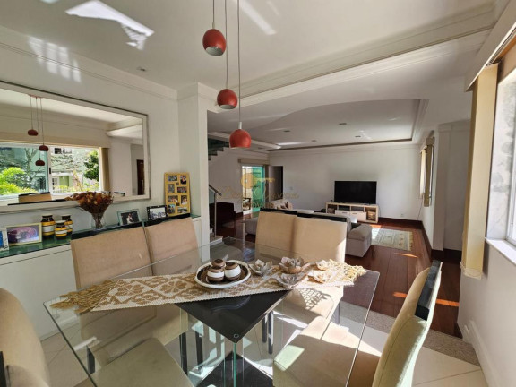 Imagem Casa com 6 Quartos à Venda, 300 m² em Tijuca - Teresópolis Imagem Casa com 6 Quartos à Venda, 300 m² em Tijuca - Teresópolis