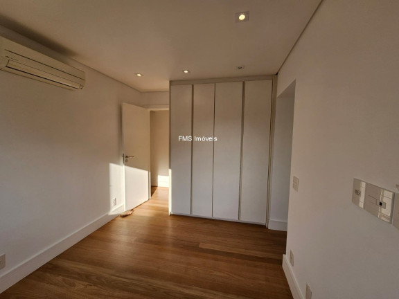Imagem Imóvel com 3 Quartos à Venda, 210 m² em Moema - São Paulo Imagem Imóvel com 3 Quartos à Venda, 210 m² em Moema - São Paulo