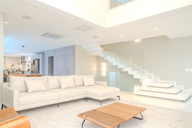 Imagem Casa com 3 Quartos à Venda, 369 m² em Santo Inácio - Curitiba Imagem Casa com 3 Quartos à Venda, 369 m² em Santo Inácio - Curitiba