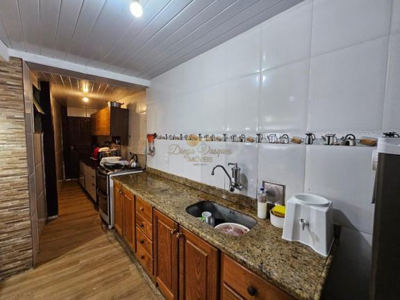 Imagem Casa com 4 Quartos à Venda, 145 m² em Cascata Do Imbuí - Teresópolis