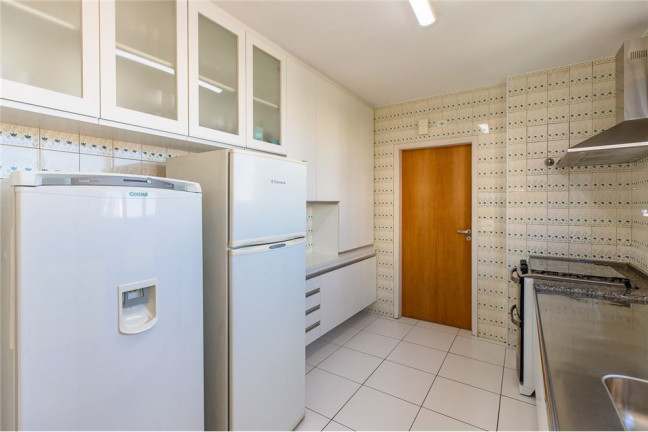 Imagem Imóvel com 4 Quartos à Venda, em Paraisópolis - São Paulo Imagem Imóvel com 4 Quartos à Venda, em Paraisópolis - São Paulo