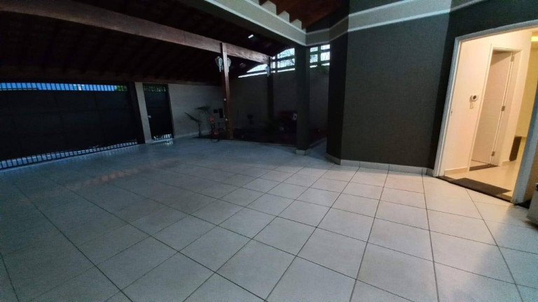 Imagem Casa com 3 Quartos à Venda, 250 m² em Jardim Paulista - Bauru