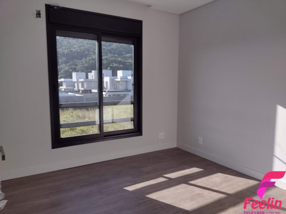 Imagem Casa com 3 Quartos à Venda, 197 m² em Rio Tavares - Florianópolis