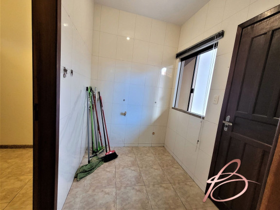 Imagem Sobrado com 3 Quartos à Venda, 231 m² em Centro - Balneário Camboriú
