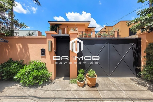 Casa com 4 Quartos à Venda, 300 m² em Moema - São Paulo