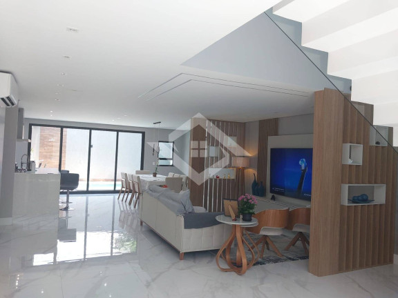 Imagem Casa com 3 Quartos à Venda, 220 m² em Paciência - Rio De Janeiro Imagem Casa com 3 Quartos à Venda, 220 m² em Paciência - Rio De Janeiro
