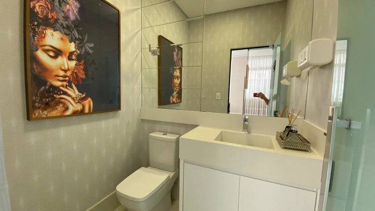 Imagem Apartamento com 4 Quartos à Venda, 200 m² em Meia Praia - Itapema
