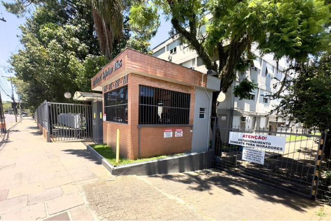 Imagem Imóvel com 3 Quartos à Venda, 60 m² em Sarandi - Porto Alegre