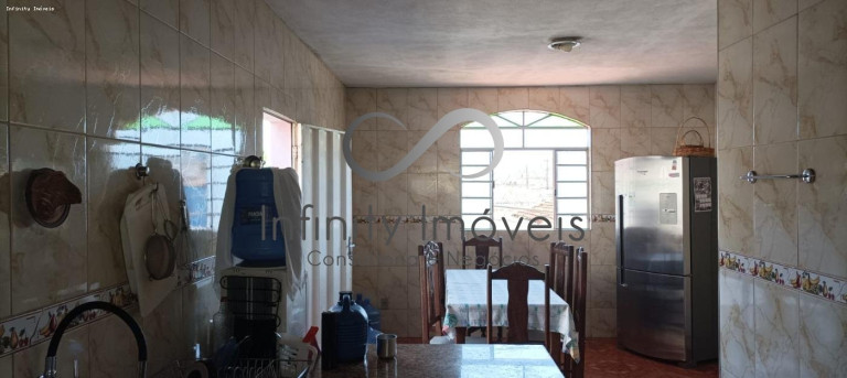 Casa com 4 Quartos à Venda,  em Célvia - Vespasiano
